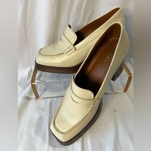 Alohas White Leather Loafers Size 8
